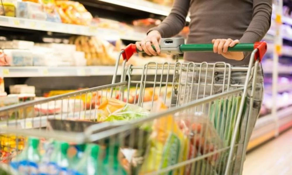 Ακρίβεια: «Βαρύ» το καλάθι της νοικοκυράς